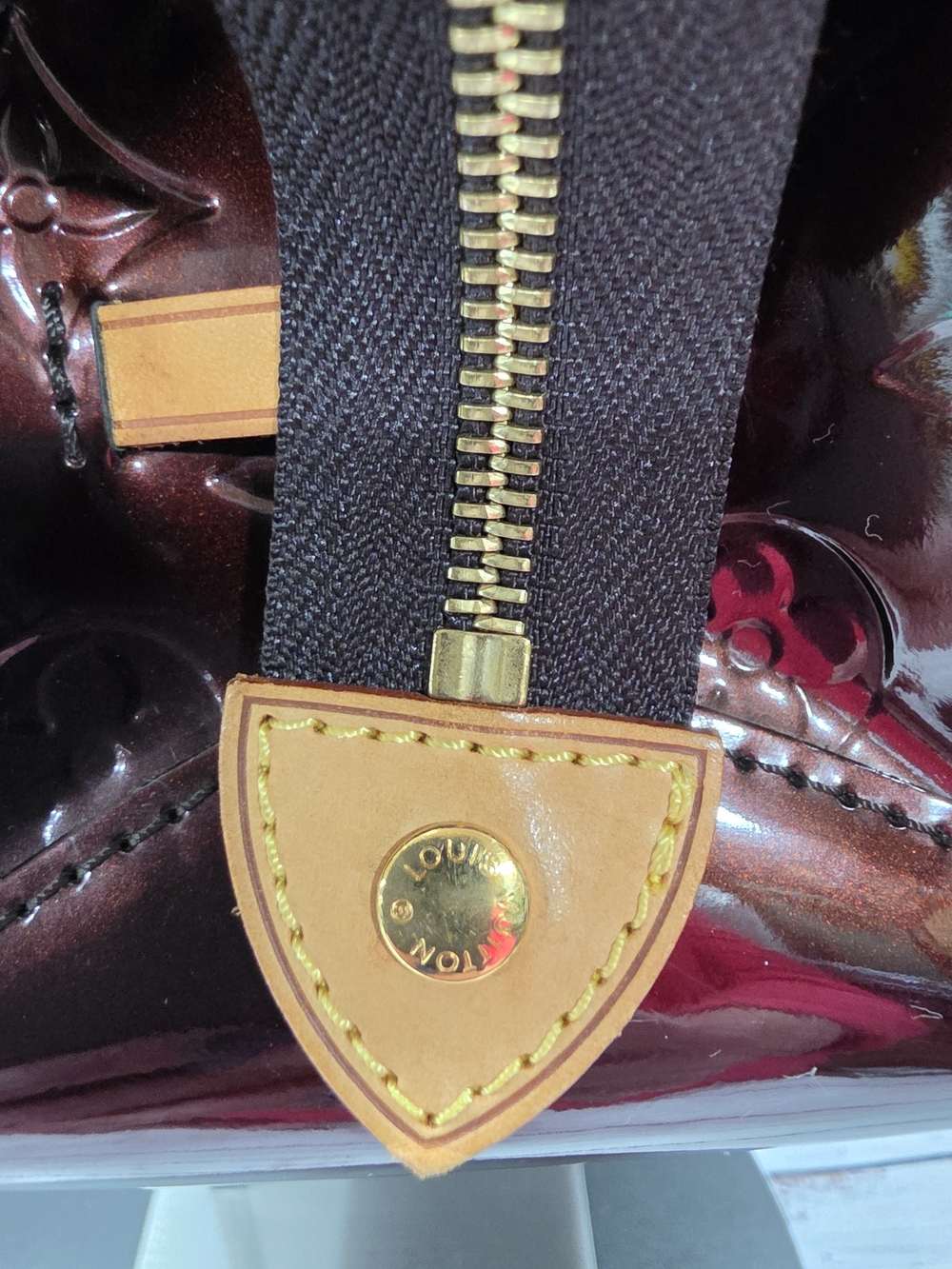 Louis Vuitton Rosewood Avenue In Amarante Monogram Vernis - Picture 4 of 8